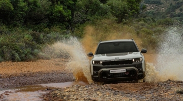 Jeep Compass 4xe вече е електрически
