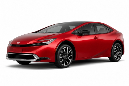 Toyota Prius Plug-in Hybrid: 223 к.с. и 86 км електрически пробег без компромис