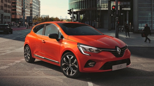 Renault Clio води в Европа. Tesla се завърна, а какво купуваме в България