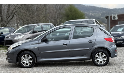 + 1.4i 75к.с *Климатик* - автомобили, коли, обяви за нови и употребявани 6