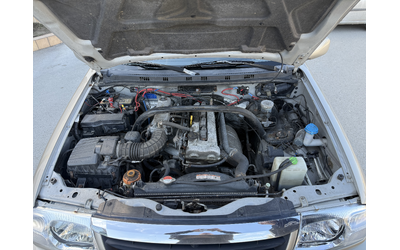 2.0i ФЕЙСЛИФТ УНИКАТ - автомобили, коли, обяви за нови и употребявани 15