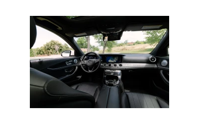 2017-mercedes-benz-e-300-4matic - 5