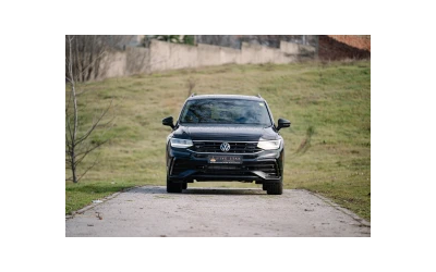 2022-vw-tiguan-r-line-4motion - 1