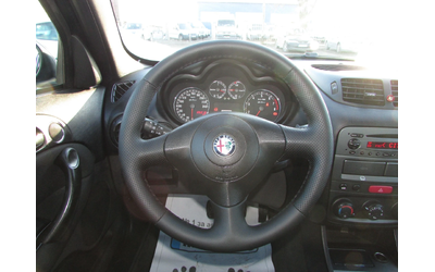 Alfa Romeo 147 1.6i EURO4 - автомобили, коли, обяви за нови и употребявани 11