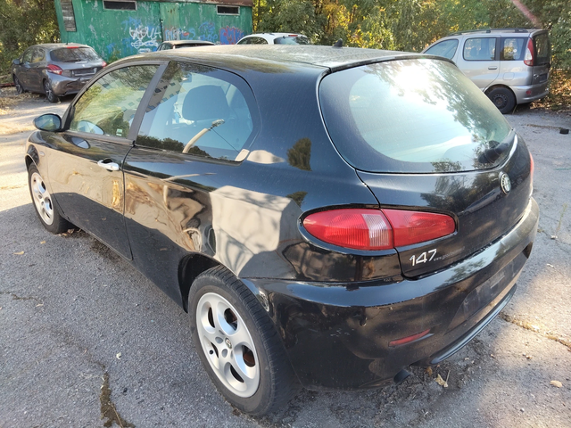 Alfa Romeo 147 1, 6i 105ps KLIMA - автомобили, коли, обяви за нови и употребявани 3