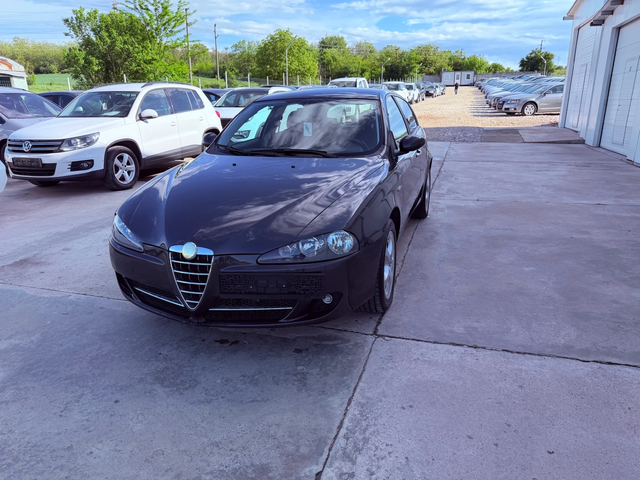 Alfa Romeo 147 1.6i 16V* GPL-Metano* UNIKAT* - автомобили, коли, обяви за нови и употребявани 0