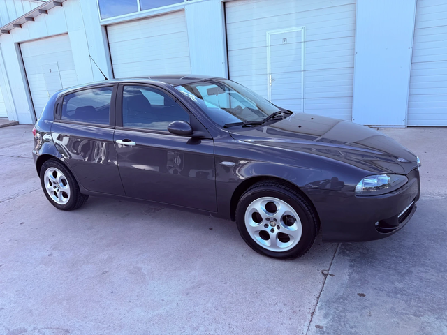 Alfa Romeo 147 1.6i 16V* GPL-Metano* UNIKAT* - автомобили, коли, обяви за нови и употребявани 12