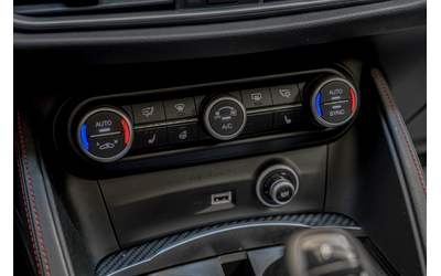 Alfa Romeo 2.9 BiTurbo Q4/AWD/Carbon/Harman Kardon/Камера - автомобили, коли, обяви за нови и употребявани 11