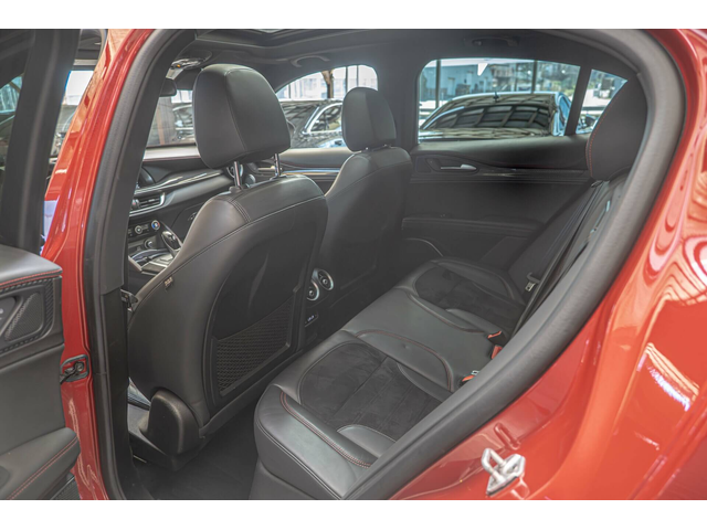 Alfa Romeo 2.9 BiTurbo Q4/AWD/Carbon/Harman Kardon/Камера - автомобили, коли, обяви за нови и употребявани 7
