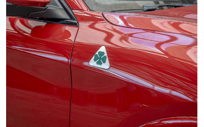 Alfa Romeo 2.9 BiTurbo Q4/AWD/Carbon/Harman Kardon/Камера - автомобили, коли, обяви за нови и употребявани 9