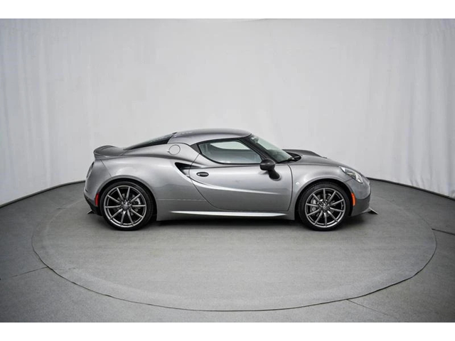 Alfa Romeo 4C 1.7 (240 кс) - автомобили, коли, обяви за нови и употребявани 3