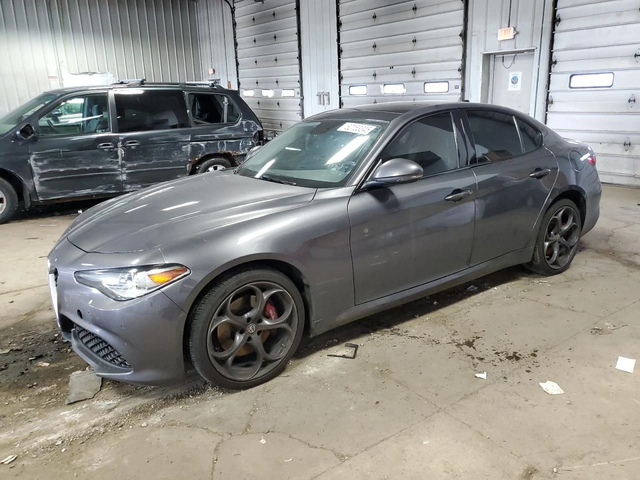 Alfa Romeo Giulia Q4/KEYLESS/ОБДУХВАНЕ/КАМЕРА - автомобили, коли, обяви за нови и употребявани 1