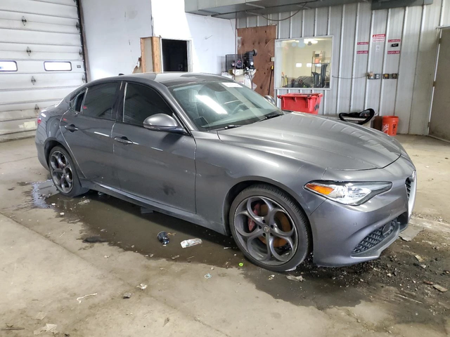 Alfa Romeo Giulia Q4/KEYLESS/ОБДУХВАНЕ/КАМЕРА - автомобили, коли, обяви за нови и употребявани 4