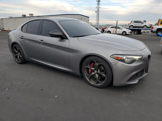 Alfa Romeo Giulia DISTRONIC* КОЖА* ПОДГРЕВ* - автомобили, коли, обяви за нови и употребявани 3