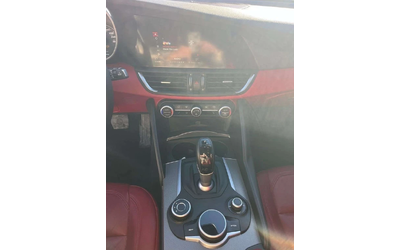 Alfa Romeo Giulia * CARFAX * ЦЕНА ДО БГ - автомобили, коли, обяви за нови и употребявани 13