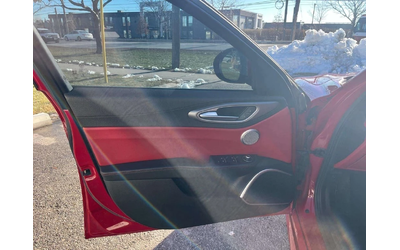 Alfa Romeo Giulia * CARFAX * ЦЕНА ДО БГ - автомобили, коли, обяви за нови и употребявани 8