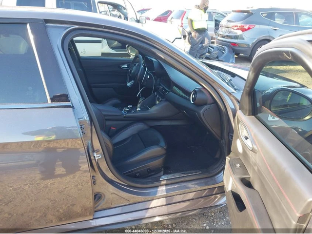 Alfa Romeo Giulia 2017 ALFA ROMEO GIULIA QUADRIFOGLIO RWD - автомобили, коли, обяви за нови и употребявани 9