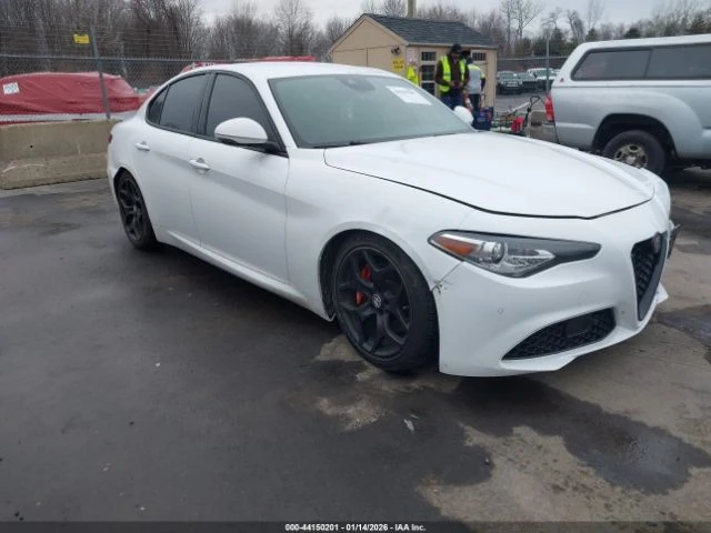 Alfa Romeo Giulia TI AWD - автомобили, коли, обяви за нови и употребявани 0