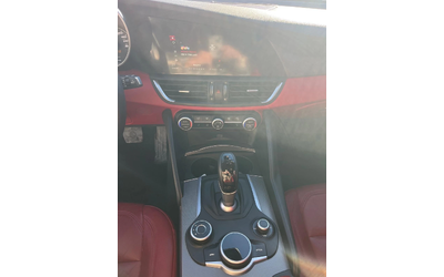 Alfa Romeo Giulia TI С РЕГИСТРАЦИЯ & АВТО КРЕДИТ - автомобили, коли, обяви за нови и употребявани 11