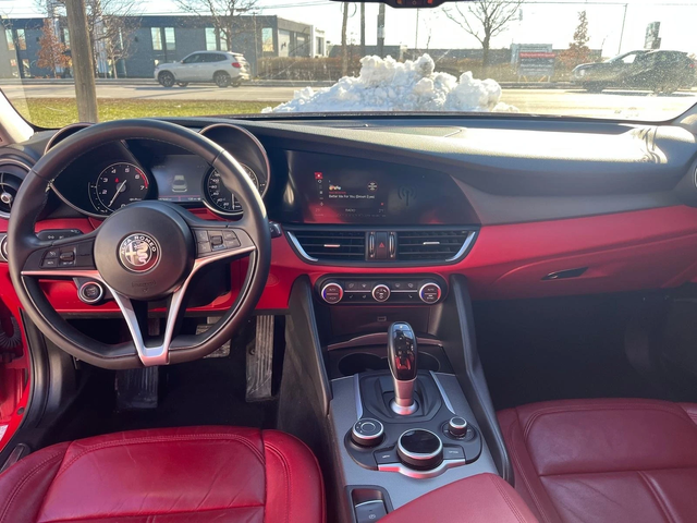 Alfa Romeo Giulia TI С РЕГИСТРАЦИЯ & АВТО КРЕДИТ - автомобили, коли, обяви за нови и употребявани 9