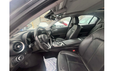 Alfa Romeo Giulia TI С РЕГИСТРАЦИЯ & АВТО КРЕДИТ - автомобили, коли, обяви за нови и употребявани 6