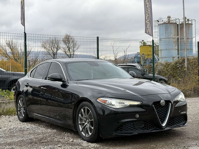 Alfa Romeo Giulia 2.0T* RWD - автомобили, коли, обяви за нови и употребявани 2