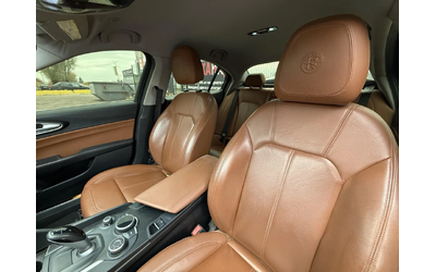 Alfa Romeo Giulia 2.0T* RWD - автомобили, коли, обяви за нови и употребявани 8