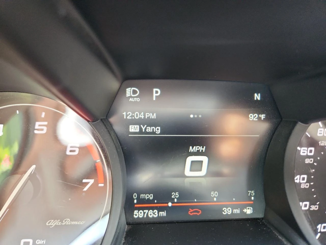 Alfa Romeo Giulia 2.0* TI* РЕАЛНИ КМ* ПЕРФЕКТНА - автомобили, коли, обяви за нови и употребявани 9