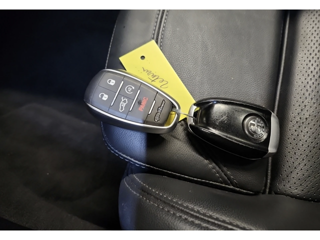 Alfa Romeo Giulia VELOCE* CARFAX* - автомобили, коли, обяви за нови и употребявани 10