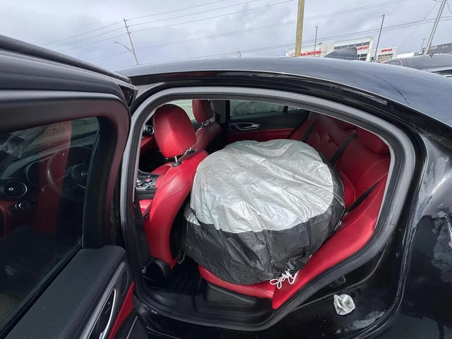 Alfa Romeo Giulia Ti Sport Q4* HARMAN KARDON* KEYLESS* ПОДГРЕВ* - автомобили, коли, обяви за нови и употребявани 14