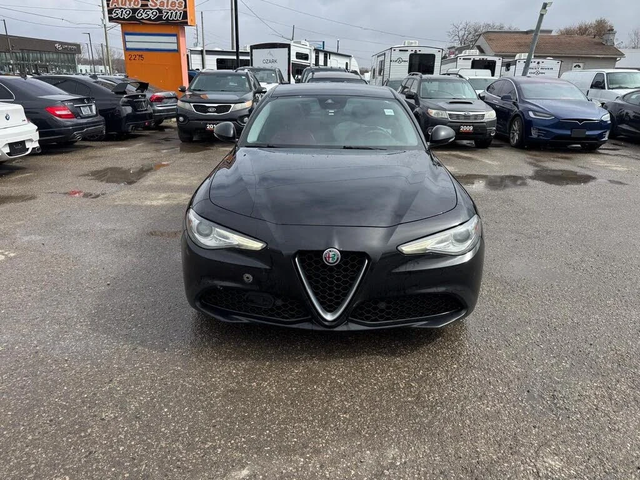 Alfa Romeo Giulia Ti Sport Q4* HARMAN KARDON* KEYLESS* ПОДГРЕВ* - автомобили, коли, обяви за нови и употребявани 1