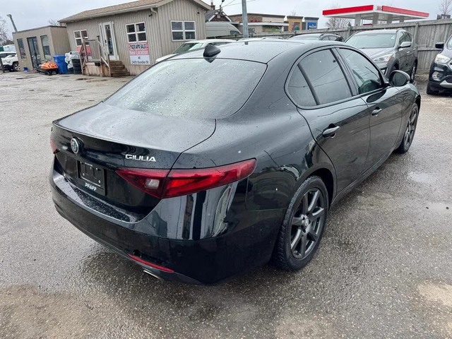 Alfa Romeo Giulia Ti Sport Q4* HARMAN KARDON* KEYLESS* ПОДГРЕВ* - автомобили, коли, обяви за нови и употребявани 4