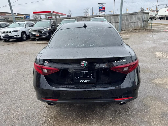 Alfa Romeo Giulia Ti Sport Q4* HARMAN KARDON* KEYLESS* ПОДГРЕВ* - автомобили, коли, обяви за нови и употребявани 5