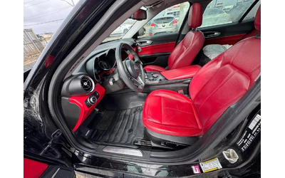 Alfa Romeo Giulia Ti Sport Q4* HARMAN KARDON* KEYLESS* ПОДГРЕВ* - автомобили, коли, обяви за нови и употребявани 8