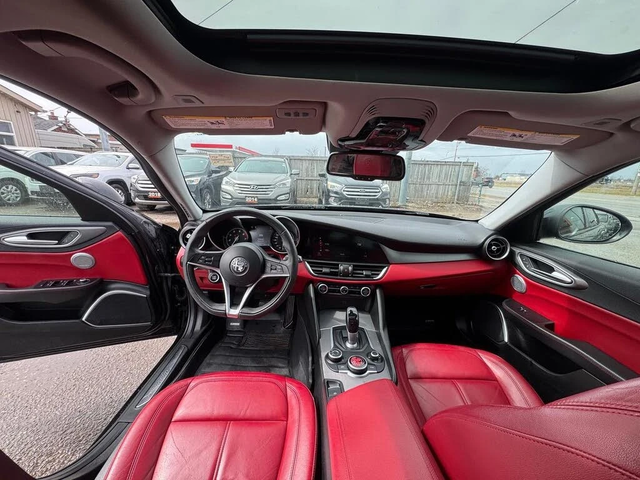 Alfa Romeo Giulia Ti Sport Q4* HARMAN KARDON* KEYLESS* ПОДГРЕВ* - автомобили, коли, обяви за нови и употребявани 9