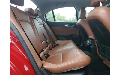 Alfa Romeo Giulia Q4* AWD* KEYLESS* КОЖА - автомобили, коли, обяви за нови и употребявани 9