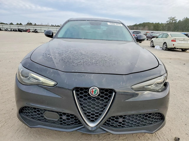 Alfa Romeo Giulia * TI* Q4* КОЖА* ПОДГРЕВ* ШИБИДАХ* LED* - автомобили, коли, обяви за нови и употребявани 4