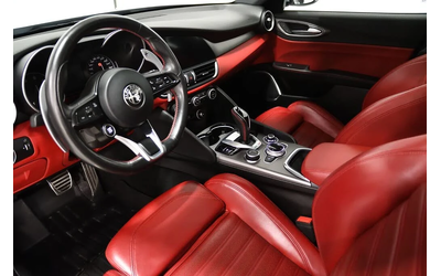 Alfa Romeo Giulia Ti Sport * АвтоКредит * (ЦЕНА ДО БГ) - автомобили, коли, обяви за нови и употребявани 7