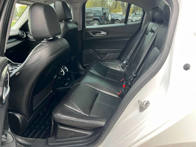 Alfa Romeo Giulia * Q4 * ПОДГРЕВ * NAVI * ZF8 - автомобили, коли, обяви за нови и употребявани 13