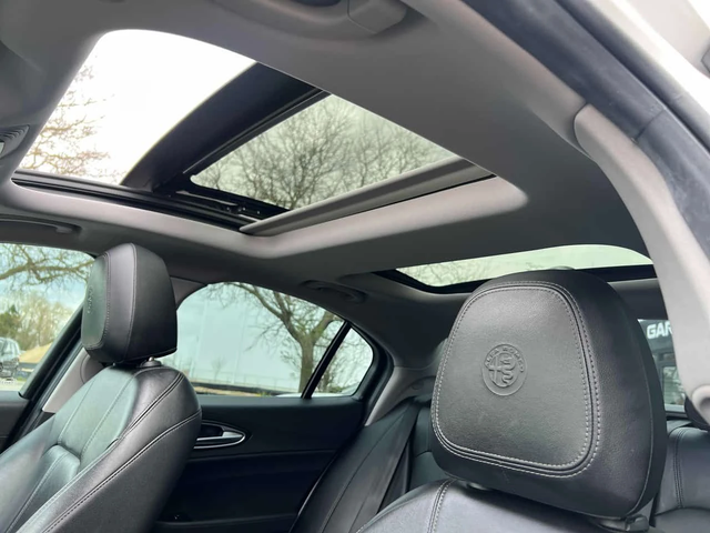 Alfa Romeo Giulia * Q4 * ПОДГРЕВ * NAVI * ZF8 - автомобили, коли, обяви за нови и употребявани 15
