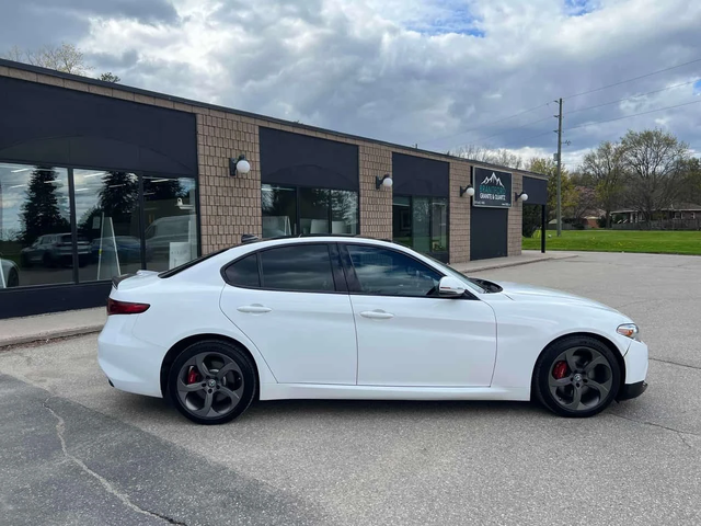 Alfa Romeo Giulia * Q4 * ПОДГРЕВ * NAVI * ZF8 - автомобили, коли, обяви за нови и употребявани 2