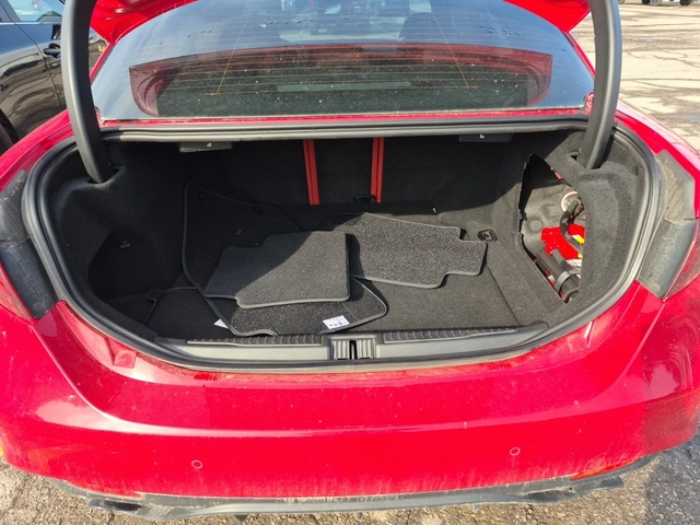 Alfa Romeo Giulia VELOCE/AWD/H&K/Distronic/RED Interior - автомобили, коли, обяви за нови и употребявани 4