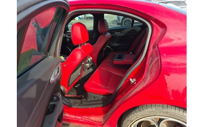 Alfa Romeo Giulia VELOCE/AWD/H&K/Distronic/RED Interior - автомобили, коли, обяви за нови и употребявани 9