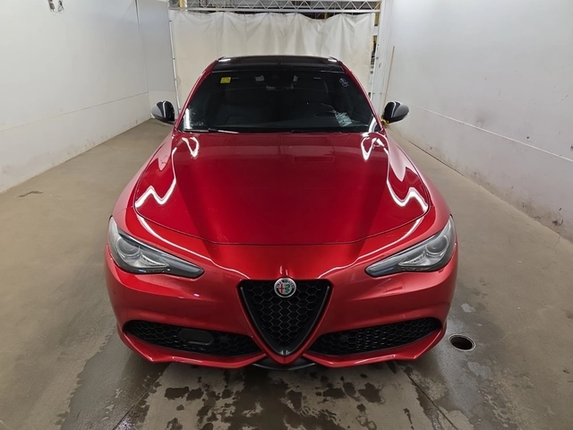 Alfa Romeo Giulia VELOCE/AWD/H&K/Distronic/Pano - автомобили, коли, обяви за нови и употребявани 0