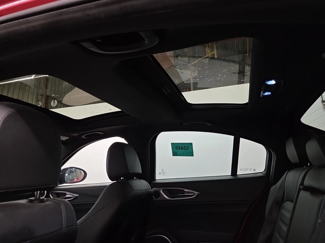 Alfa Romeo Giulia VELOCE/AWD/H&K/Distronic/Pano - автомобили, коли, обяви за нови и употребявани 11