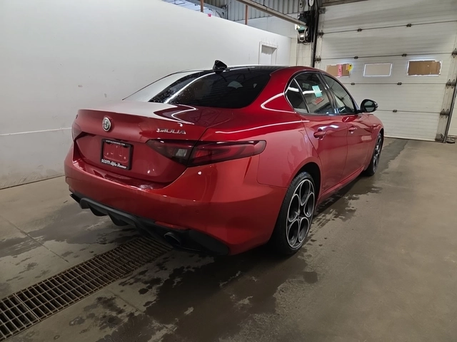 Alfa Romeo Giulia VELOCE/AWD/H&K/Distronic/Pano - автомобили, коли, обяви за нови и употребявани 4