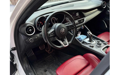 Alfa Romeo Giulia VELOCE/AWD/H&K/Distronic - автомобили, коли, обяви за нови и употребявани 12