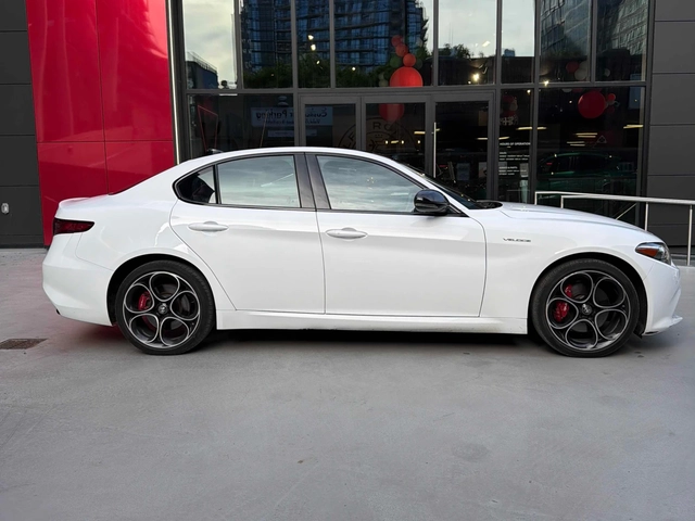 Alfa Romeo Giulia VELOCE/AWD/H&K/Distronic - автомобили, коли, обяви за нови и употребявани 3