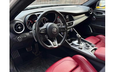 Alfa Romeo Giulia VELOCE/AWD/H&K/Distronic - автомобили, коли, обяви за нови и употребявани 7