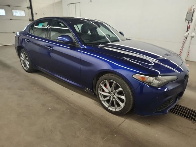 Alfa Romeo Giulia SPRINT / CARFAX - автомобили, коли, обяви за нови и употребявани 2